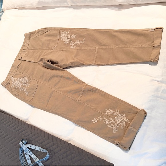 WHBM Prep-A-Pedi Pants - Size 10 - Picture 9 of 13